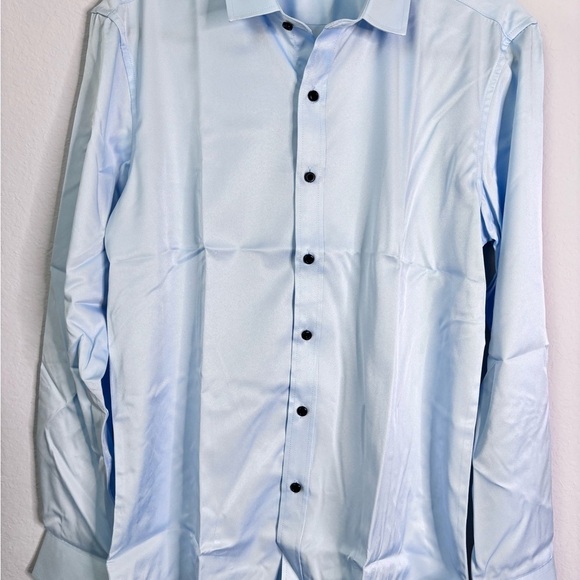NWOT Light Blue Formal Dress Shirt with Crisp Fabric - Picture 2 of 9